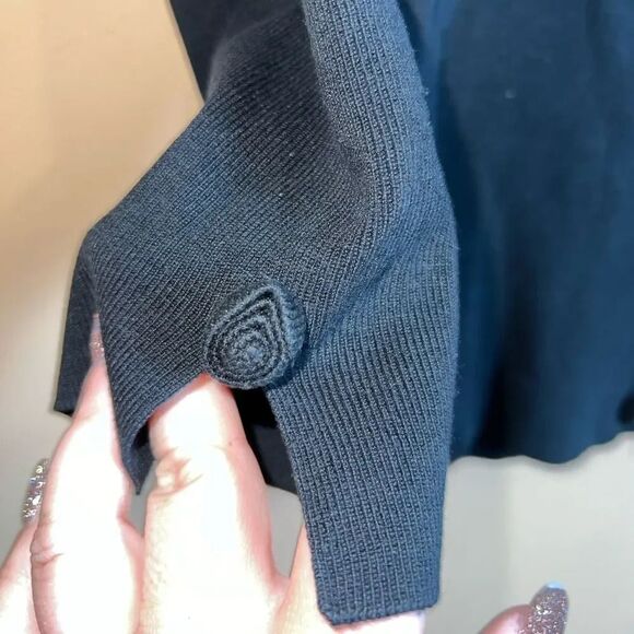 Vintage World Republic Clothing Co. Black Silk Rosette Snap Cardigan Size Medium - Picture 2 of 4